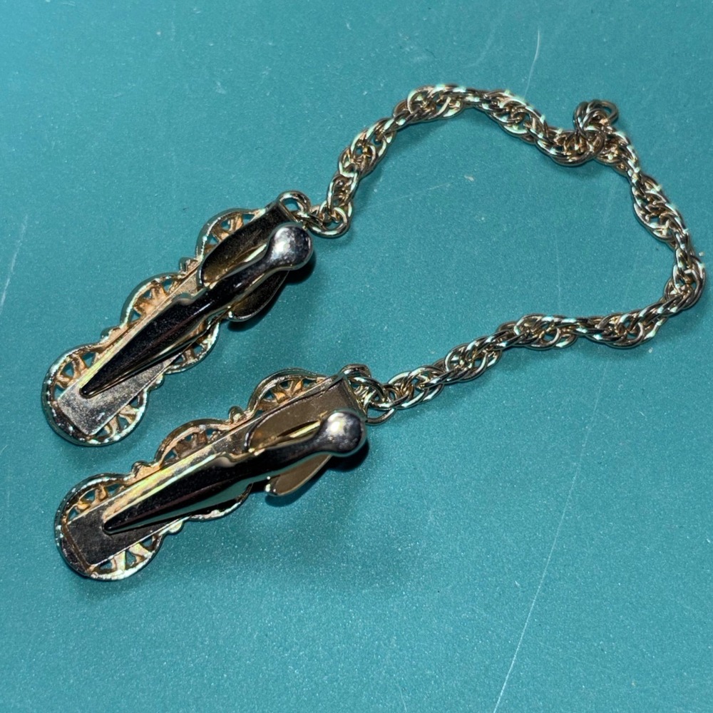 Vintage Gold Filigree Sweater Guard Cardigan Clips Floral Rope Chain Accessory - Picture 2 of 7